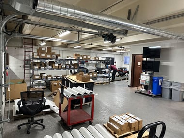 center-room-of-new-robotic-surgical-system-assembly-area-808px